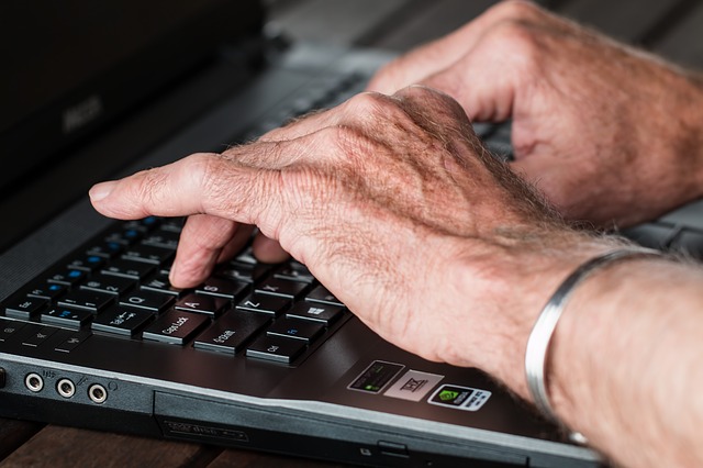 Les seniors et les nouvelles technologies - Seniors Online